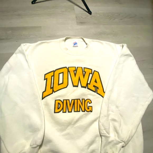 Vintage 80s Iowa Hawkeyes Diving sweatshirt - Picture 4 of 5